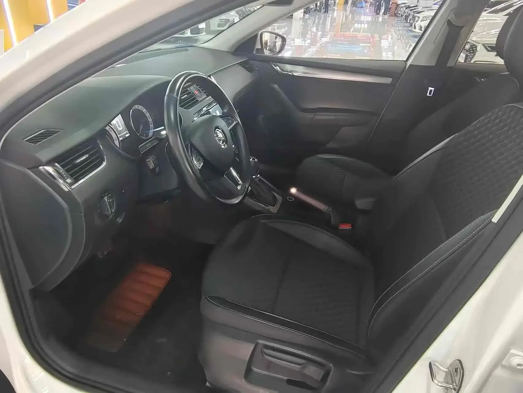 2018 SKODA OCTAVIA thumbnail 2