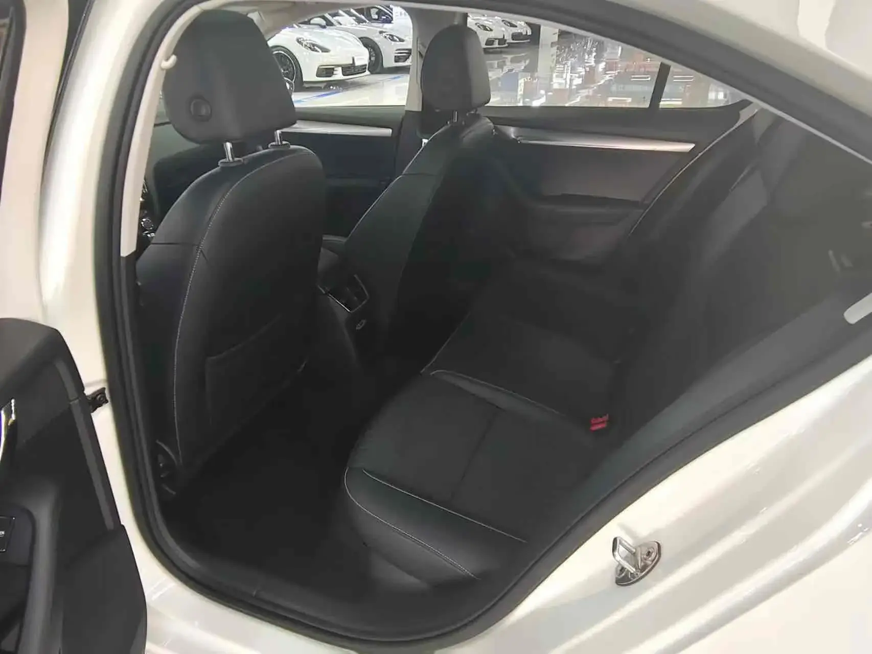 2018 SKODA OCTAVIA thumbnail 3