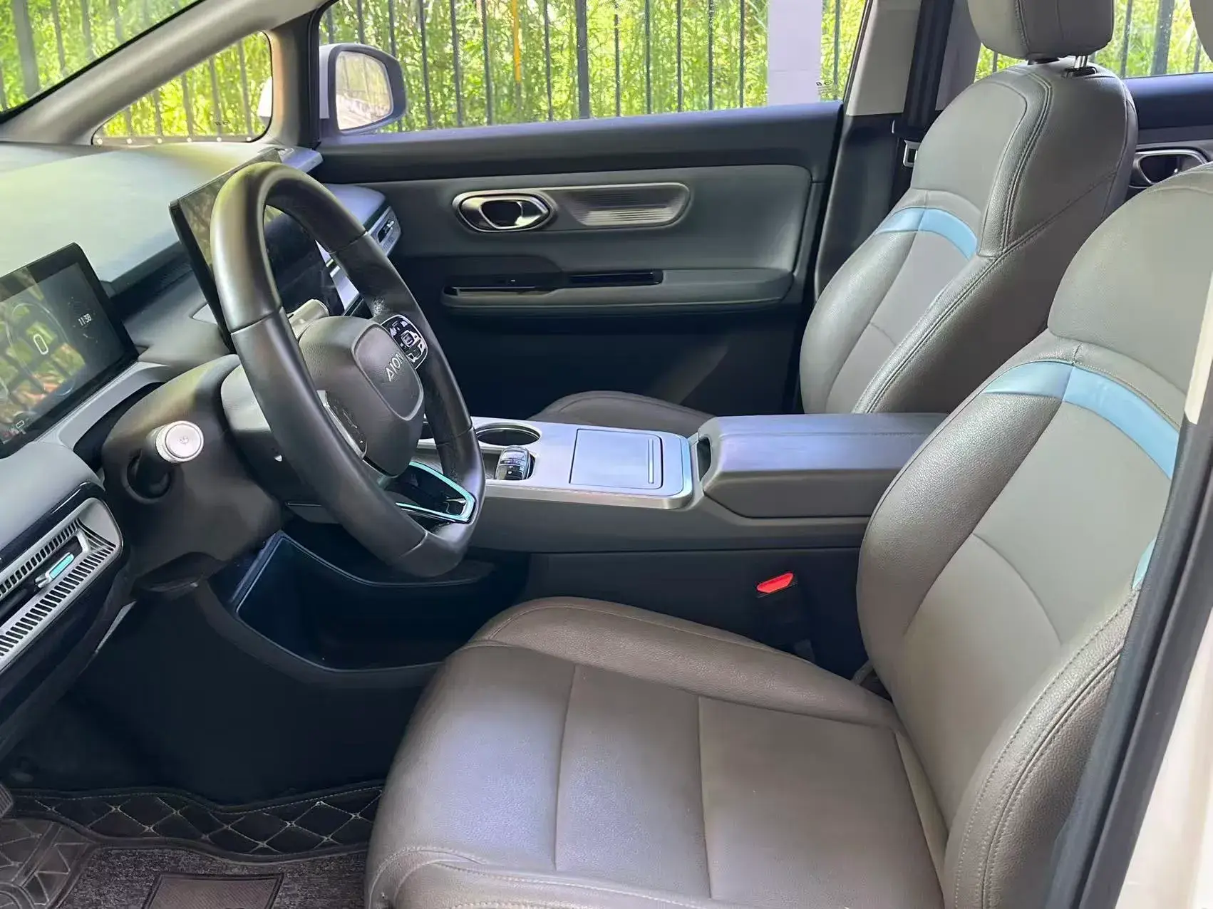 2023 AION Y thumbnail 2