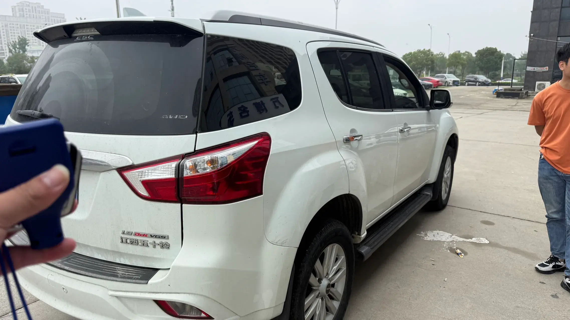 2018 ISUZU MU-X thumbnail 3