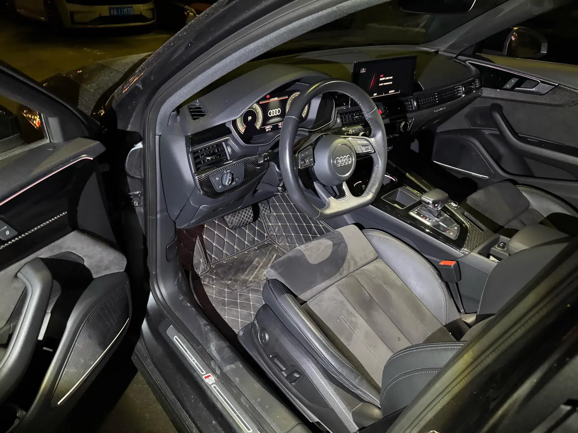 2022 AUDI A4L thumbnail 2