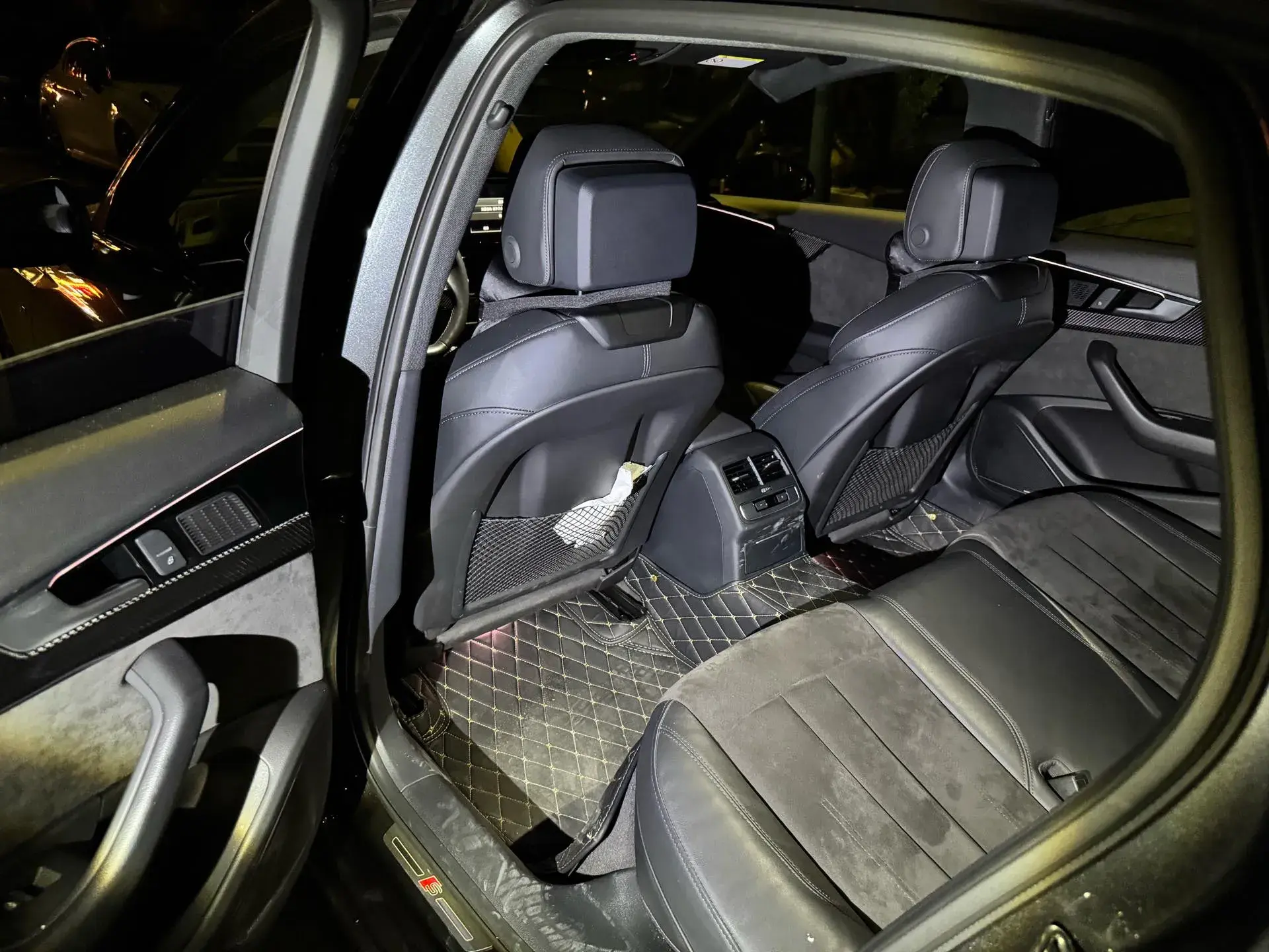 2022 AUDI A4L thumbnail 4