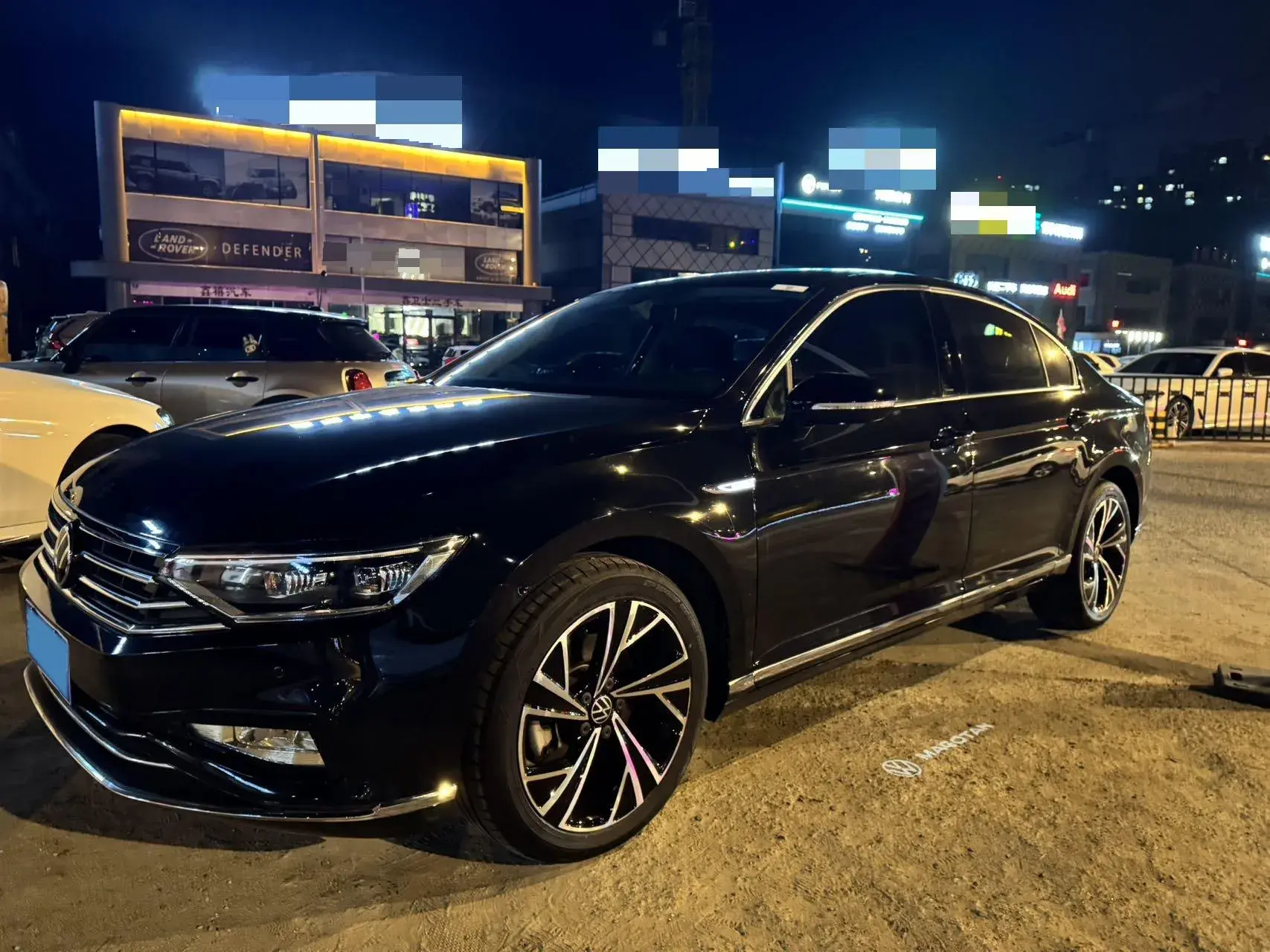 2020 VOLKSWAGEN MAGOTAN view 1