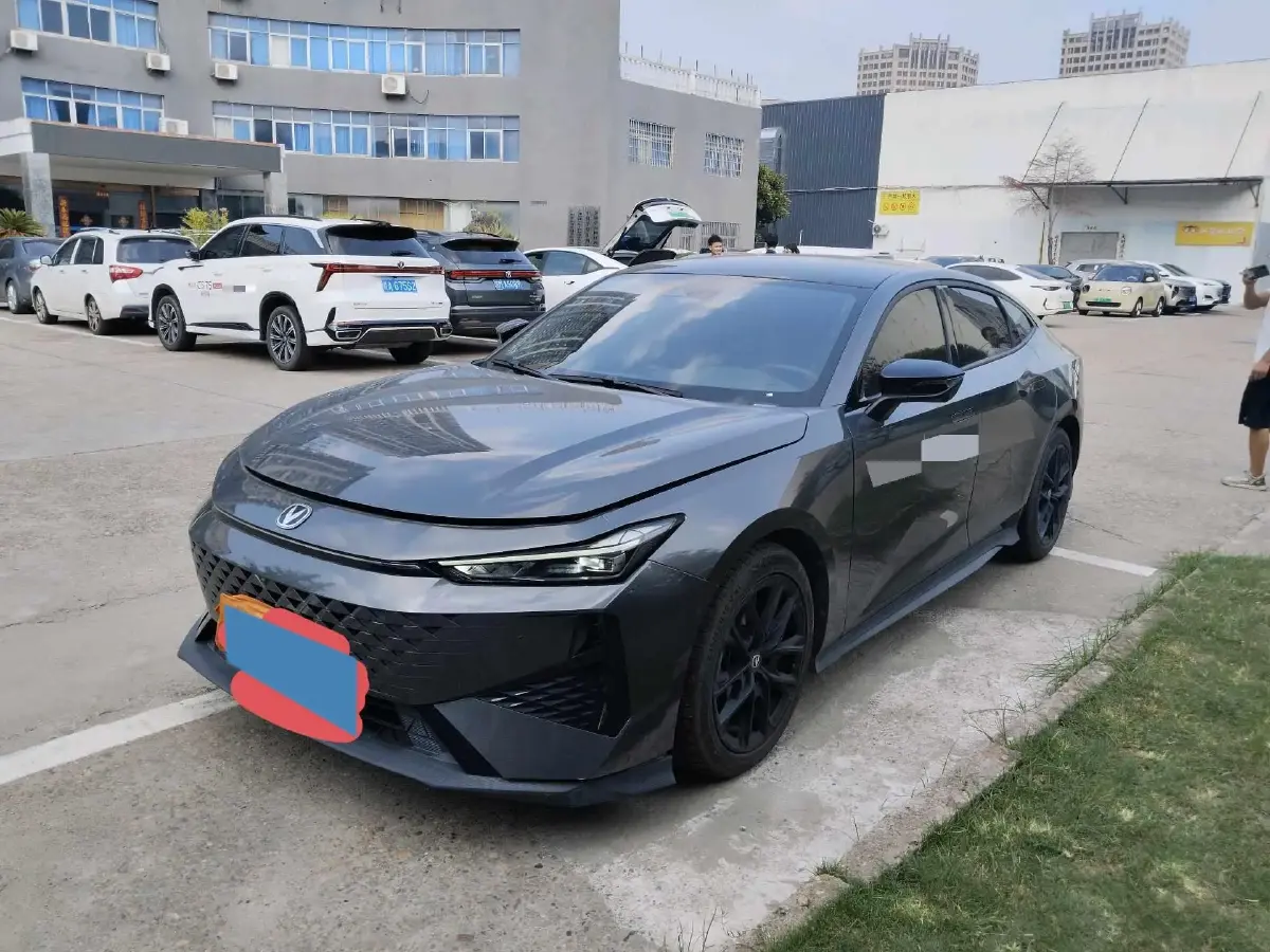 2023 ChangAn UNI-V 1.5T 188HP L4 7DCT