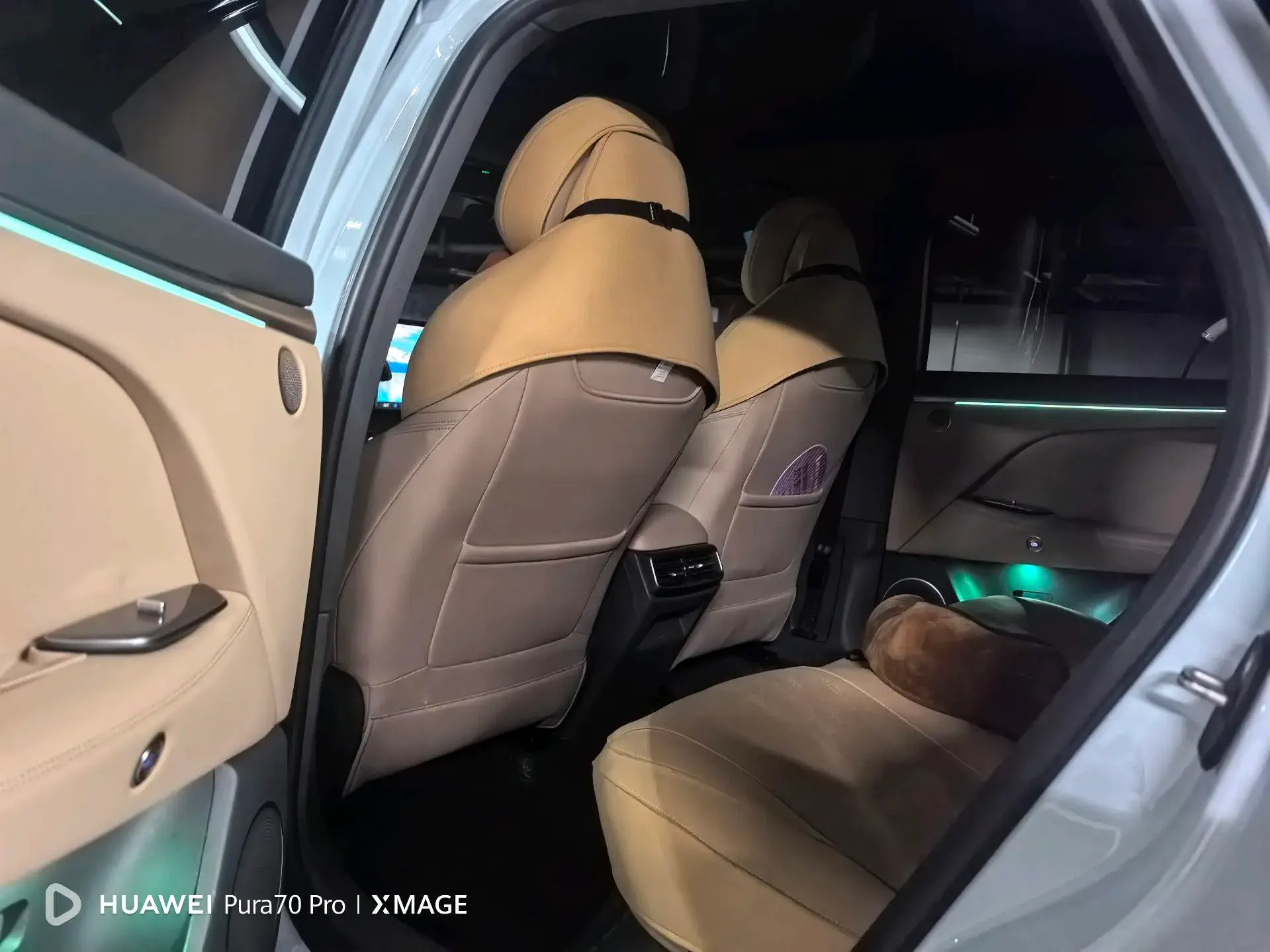 2024 ARCFOX ΑT5 thumbnail 4