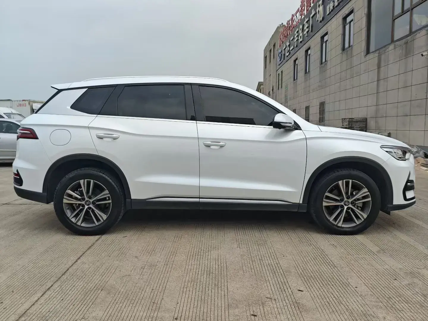 2022 BYD SONG thumbnail 4