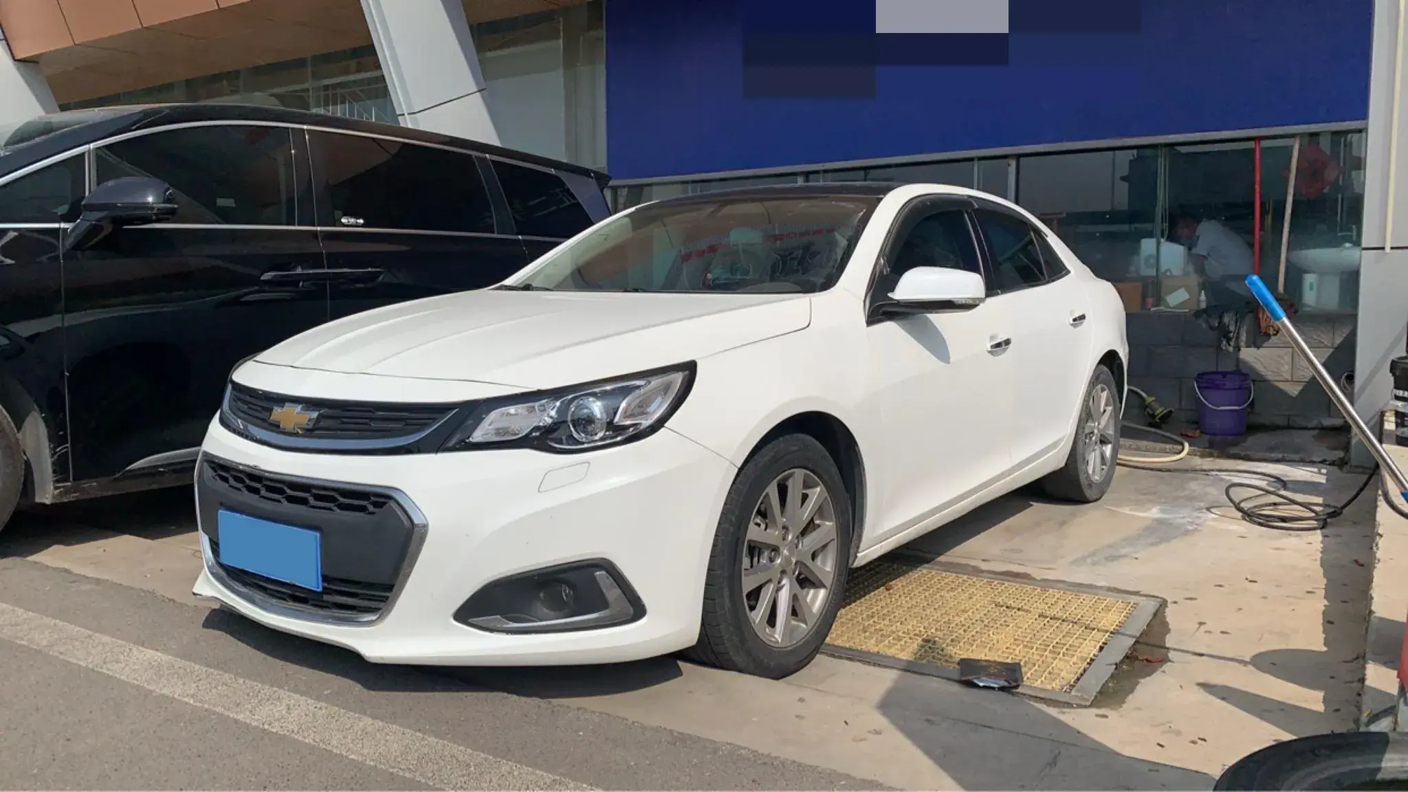 2018 CHEVROLET MALIBU view 1