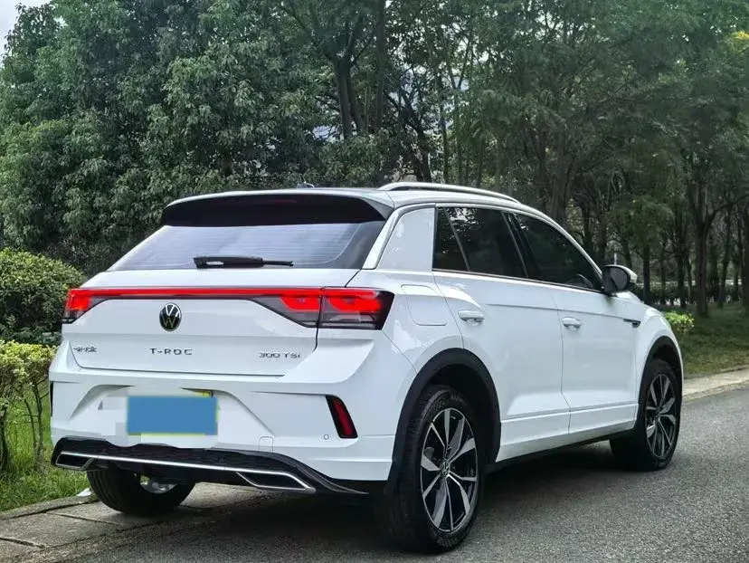 2025 VOLKSWAGEN T-ROC thumbnail 4