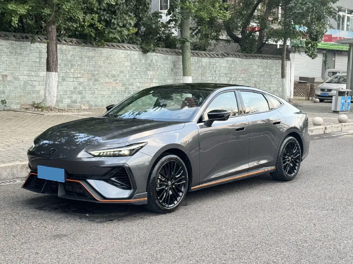 2025 ChangAn UNI-V 1.5T 192HP L4 7DCT