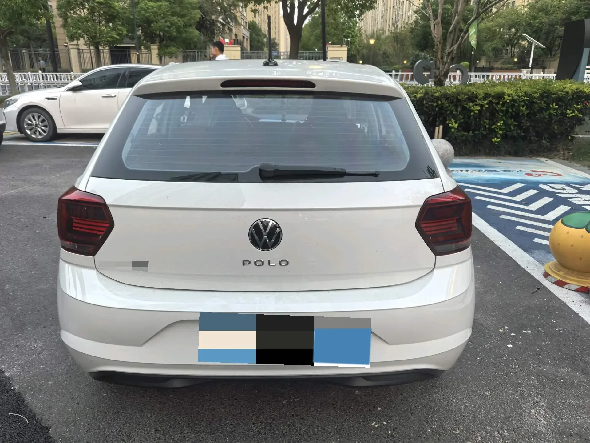 2023 VOLKSWAGEN POLO thumbnail 3