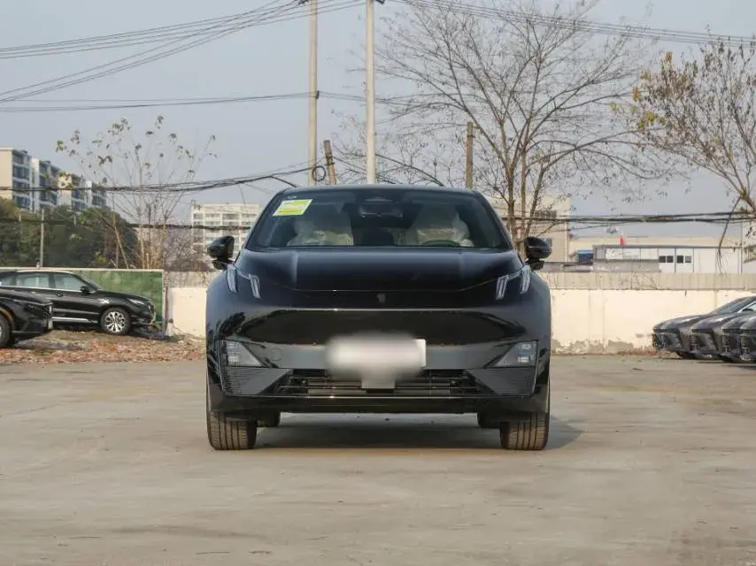 2025 LYNK&CO Z20 thumbnail 3