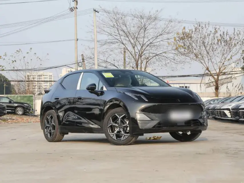 2025 LYNK&CO Z20 thumbnail 2