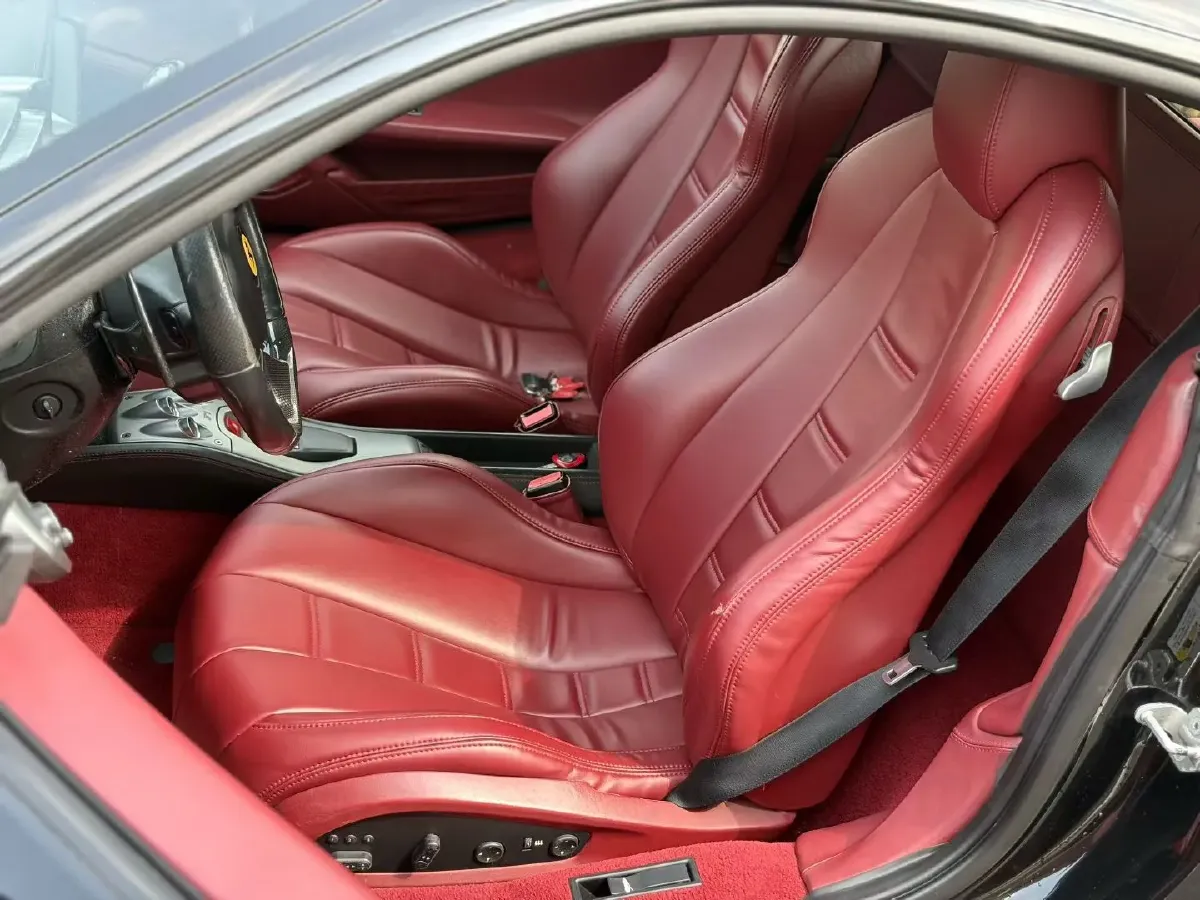 2011 Ferrari 458 4.5L 570HP V8 7DCT,autocango,china used car exporter,china ev exporter,chinese used car exporter,chinese used ev exporter