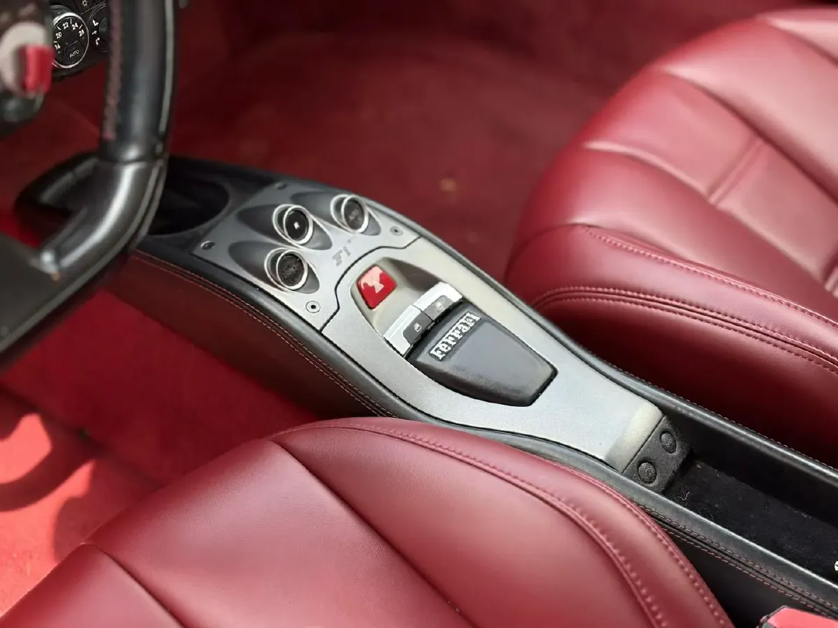 2011 Ferrari 458 4.5L 570HP V8 7DCT,autocango,china used car exporter,china ev exporter,chinese used car exporter,chinese used ev exporter