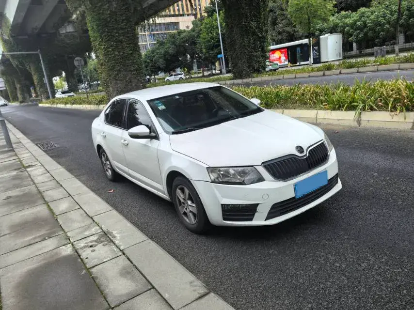 2017 SKODA OCTAVIA thumbnail 3