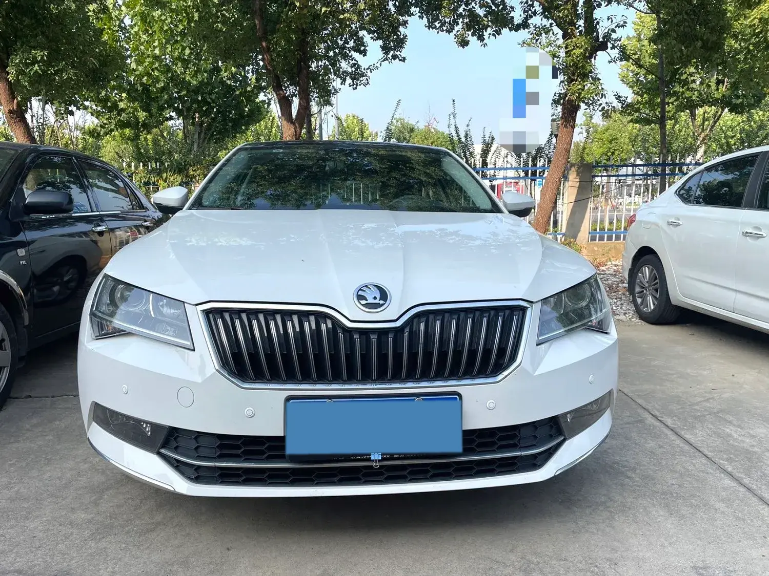 2018 SKODA SUPERB thumbnail 2