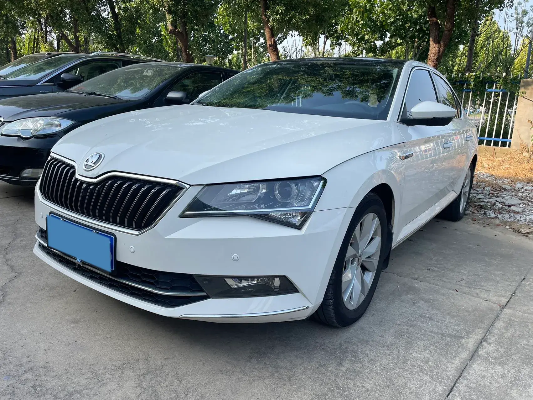 2018 SKODA SUPERB view 1