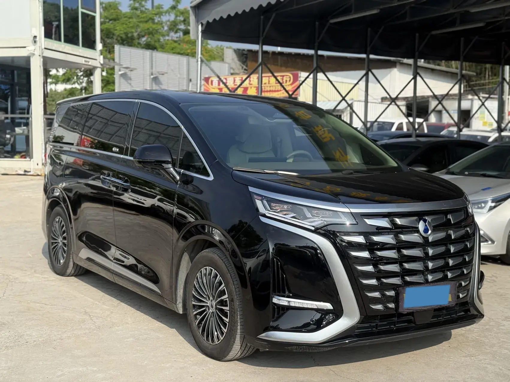 2022 DENZA D9 thumbnail 3