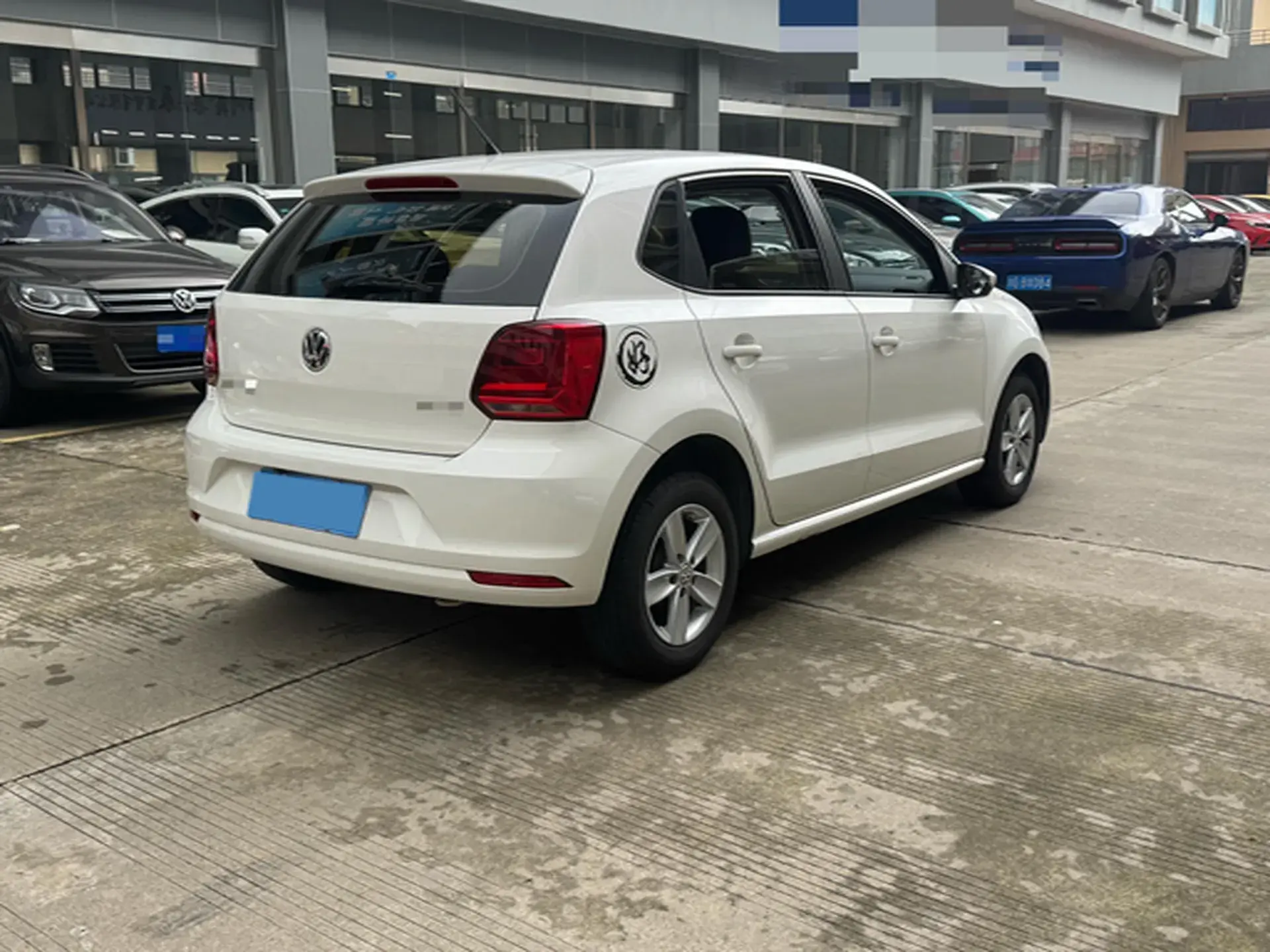 2016 VOLKSWAGEN POLO thumbnail 3