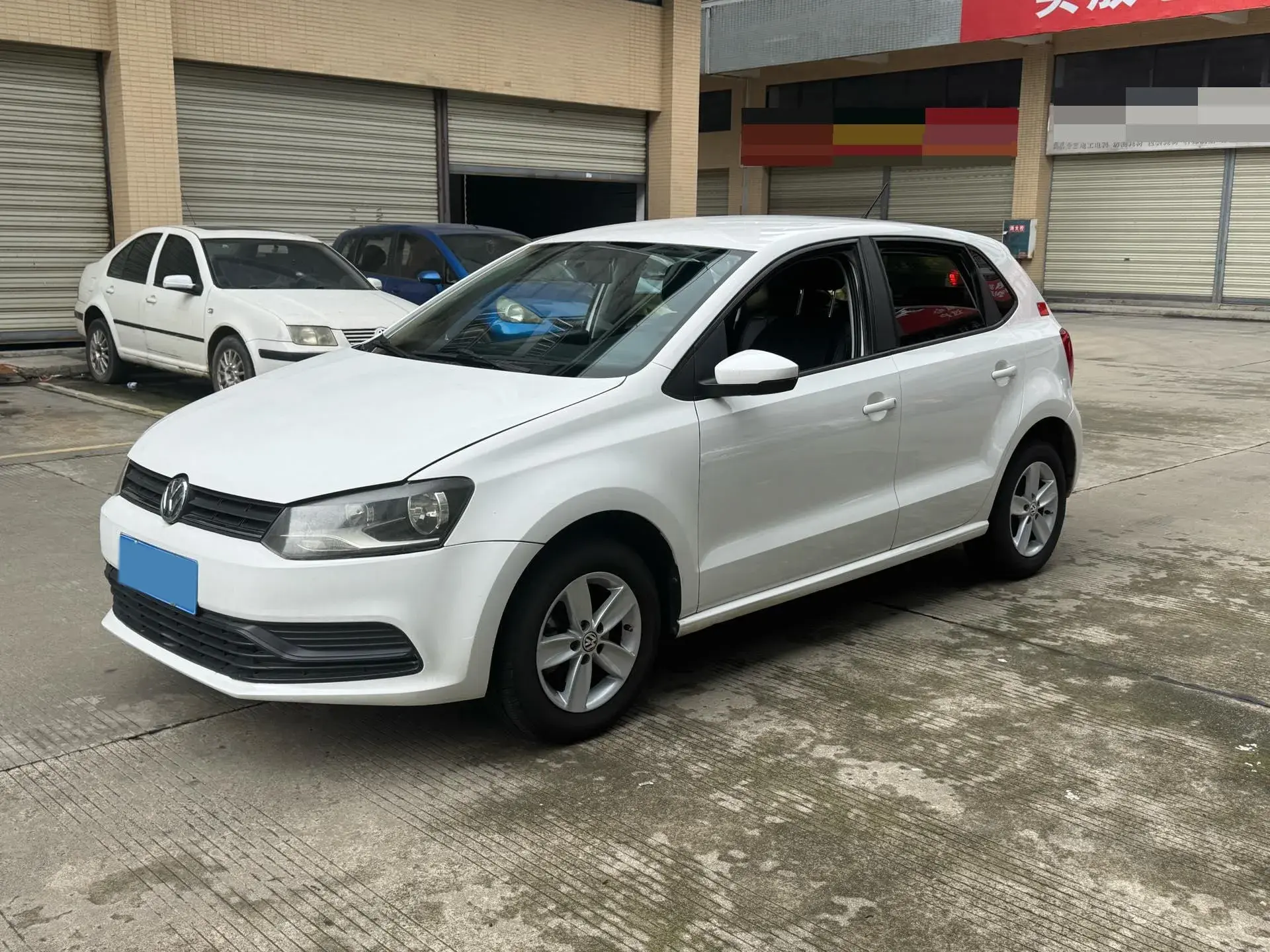 2016 VOLKSWAGEN POLO view 1