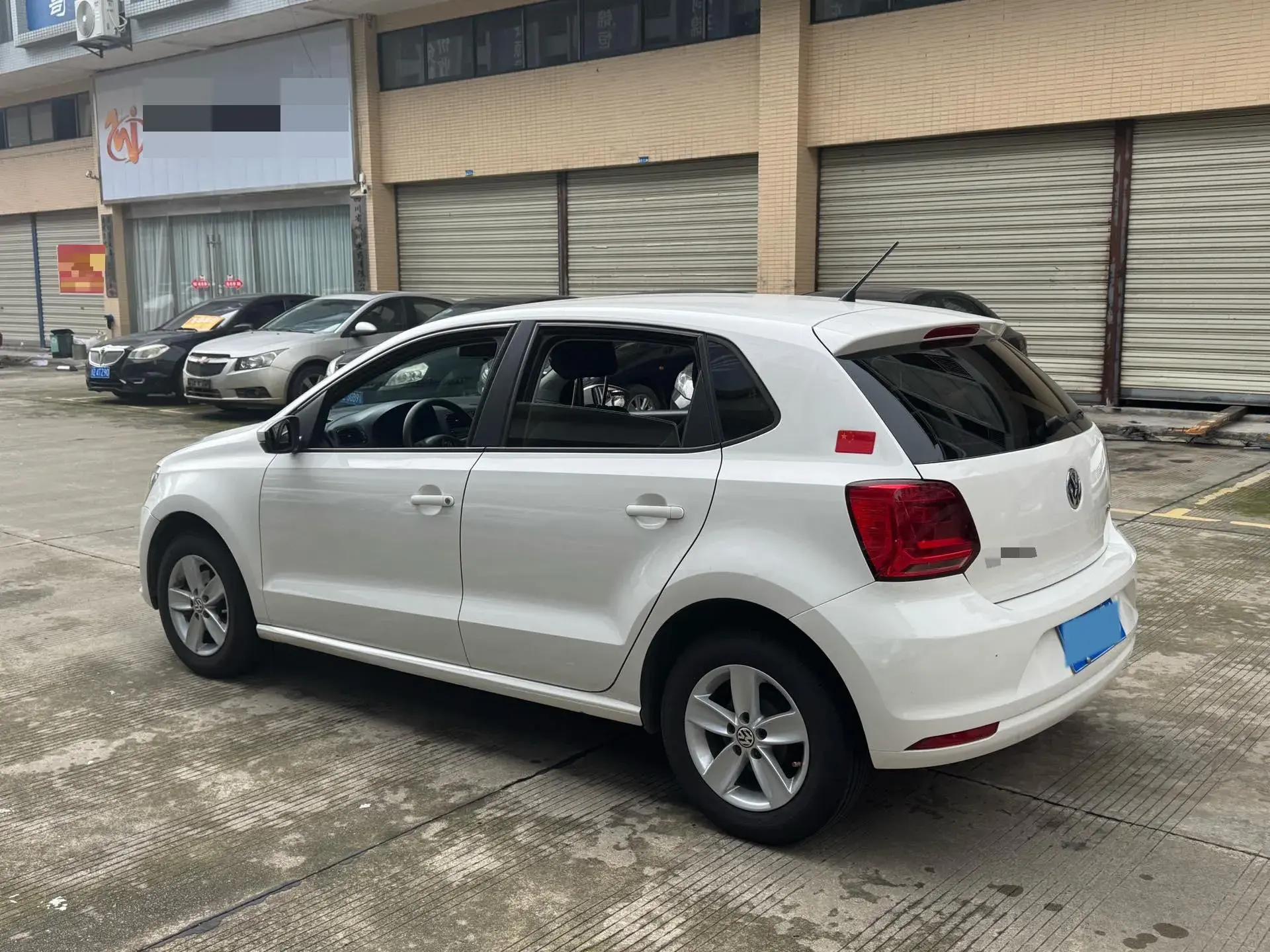 2016 VOLKSWAGEN POLO thumbnail 2