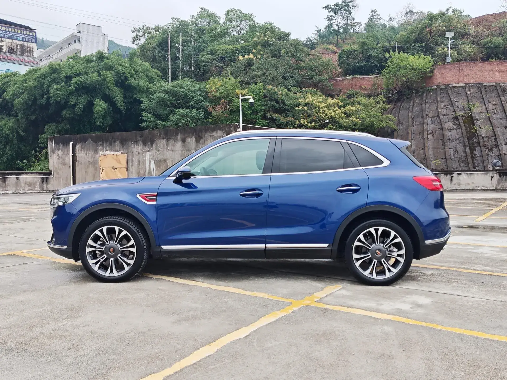 2022 HONGQI HS5 thumbnail 4