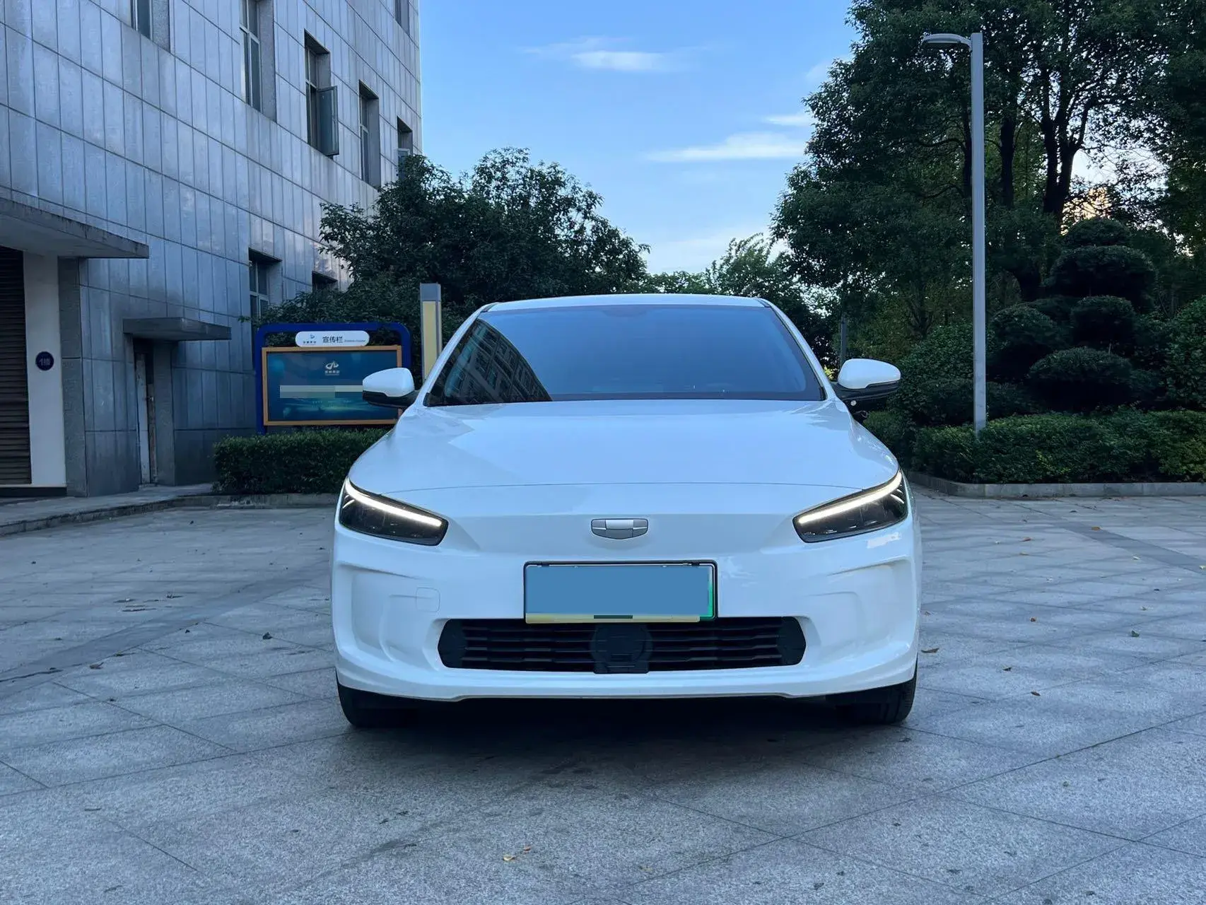 2024 GEOMETRY A thumbnail 2