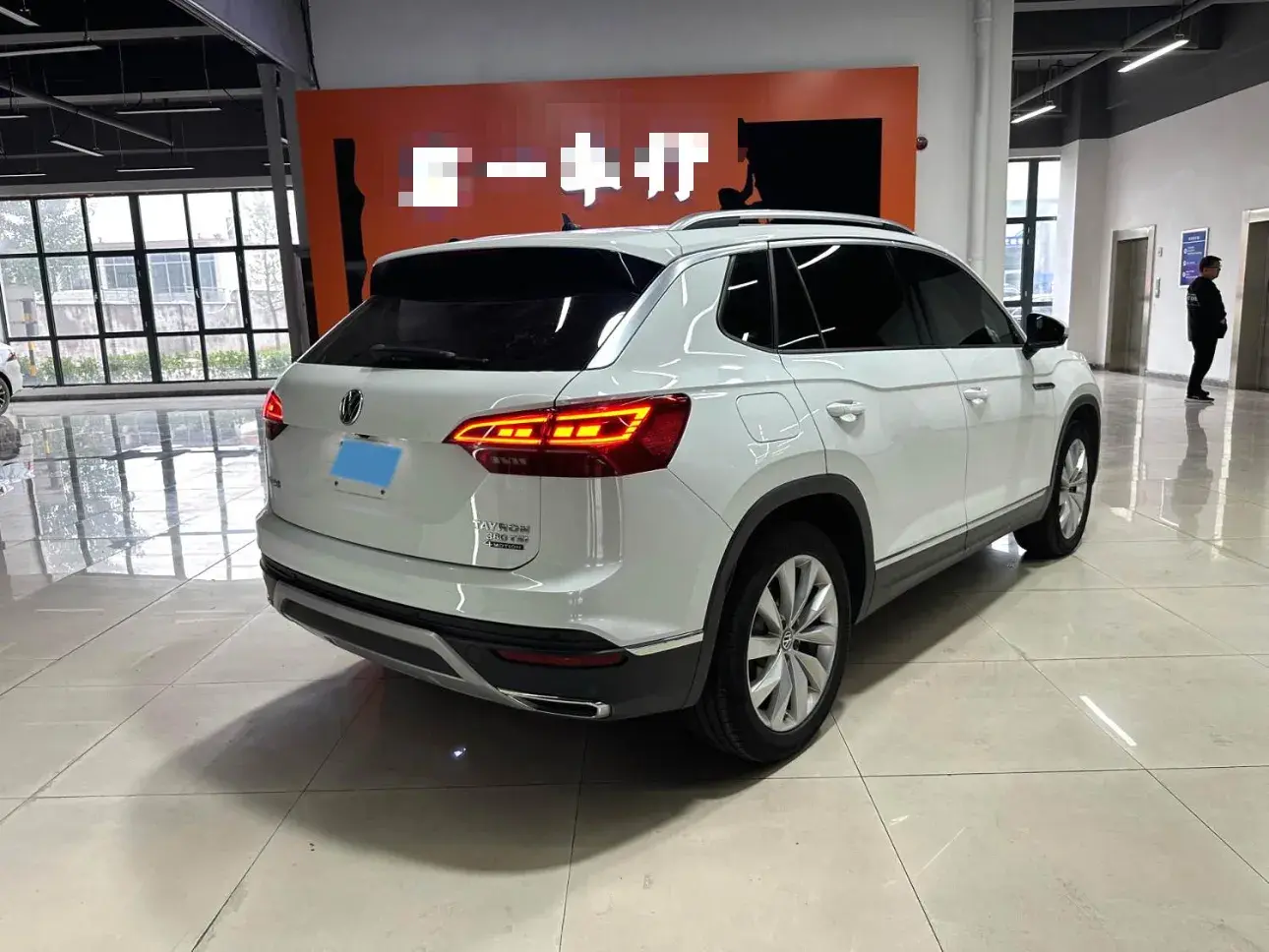 2019 VOLKSWAGEN TAYRON thumbnail 3