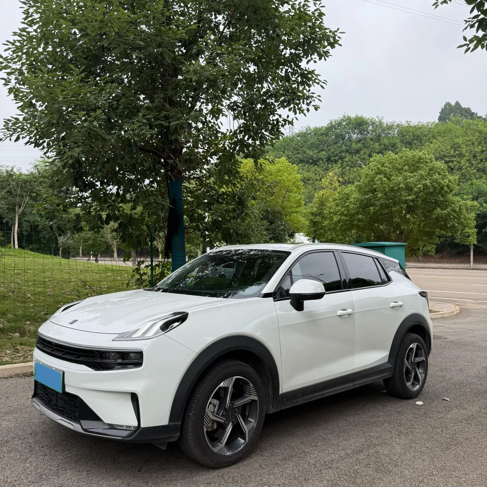 2022 LYNK&CO 06 view 1