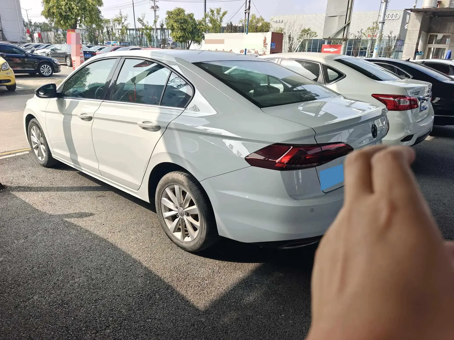 2019 VOLKSWAGEN BORA thumbnail 4