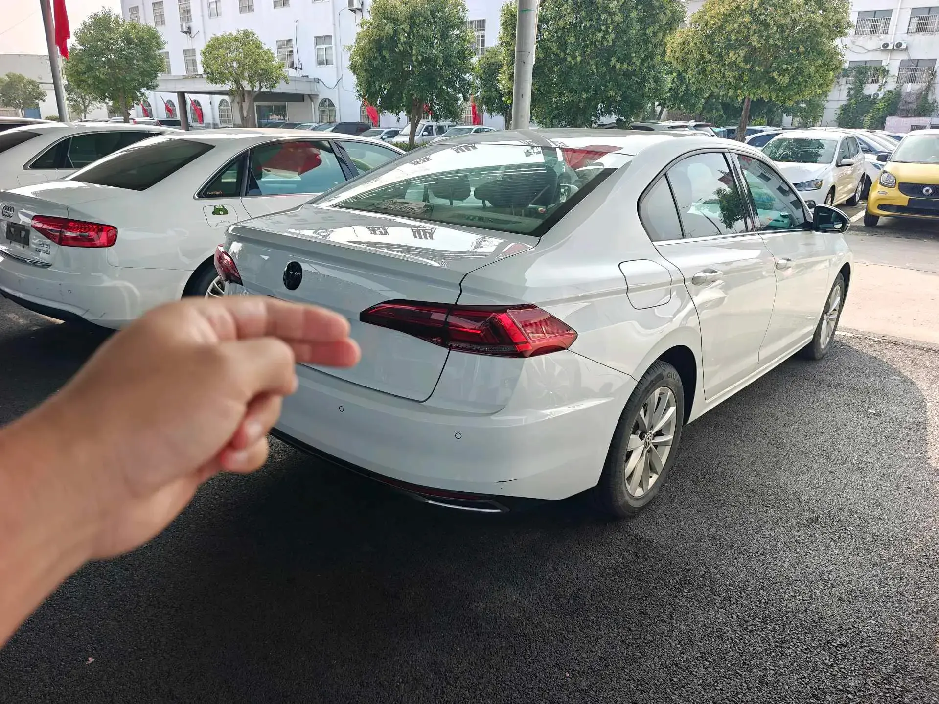 2019 VOLKSWAGEN BORA thumbnail 3