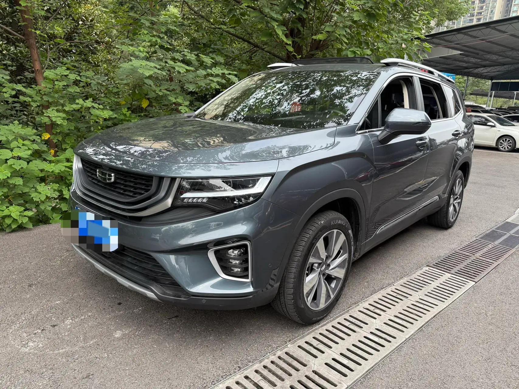 2020 GEELY OKAVANGO view 1