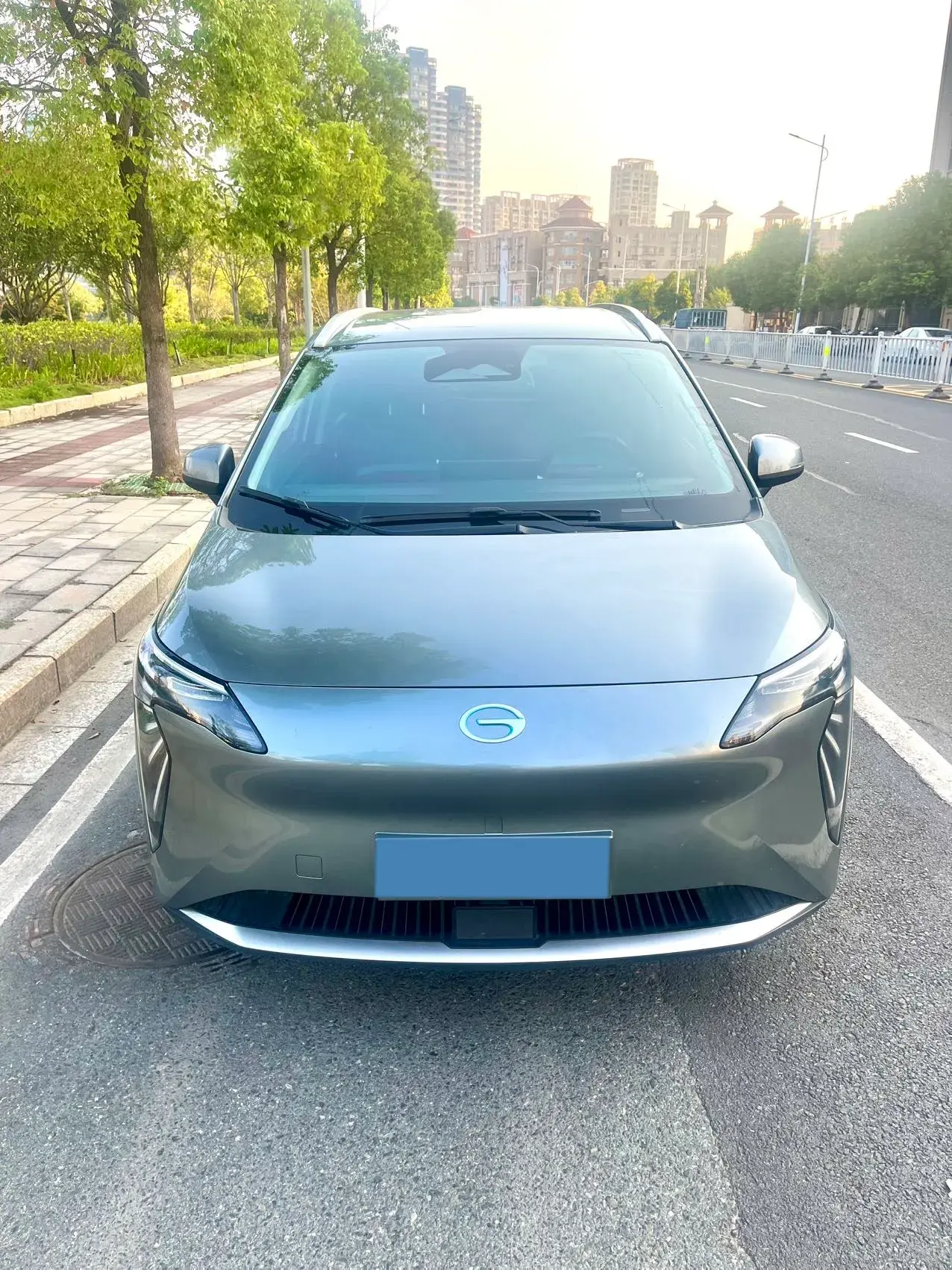 2023 AION Y thumbnail 2