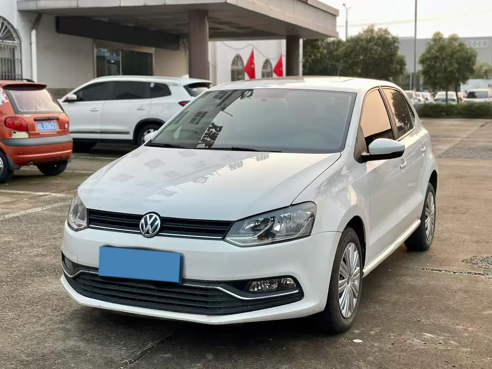 2016 VOLKSWAGEN POLO view 1