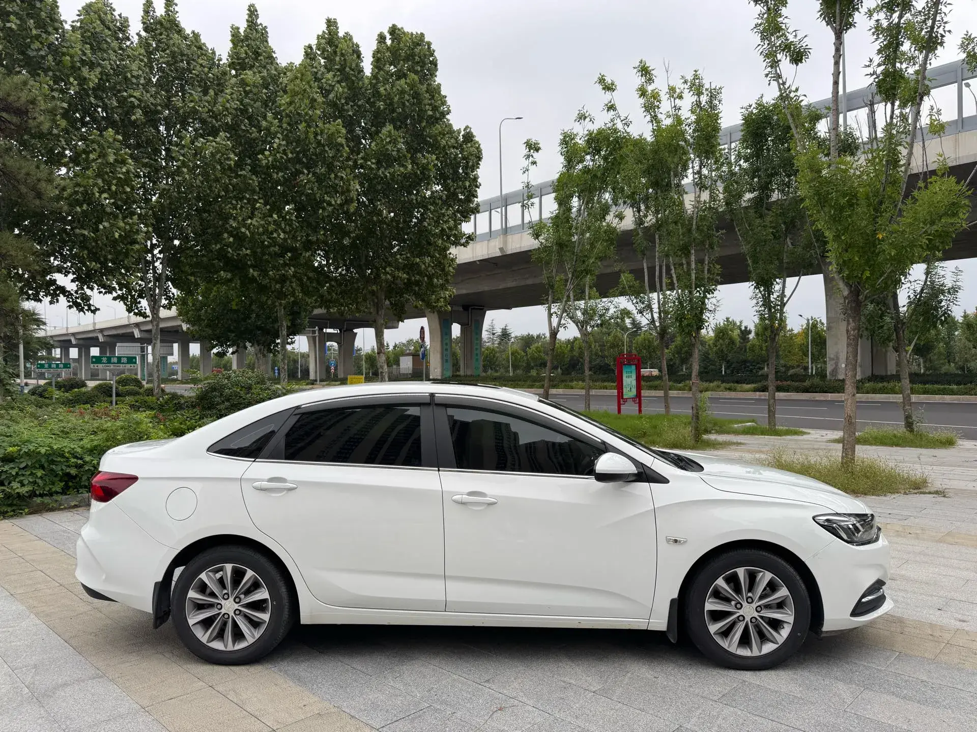 2022 CHEVROLET MONZA thumbnail 4