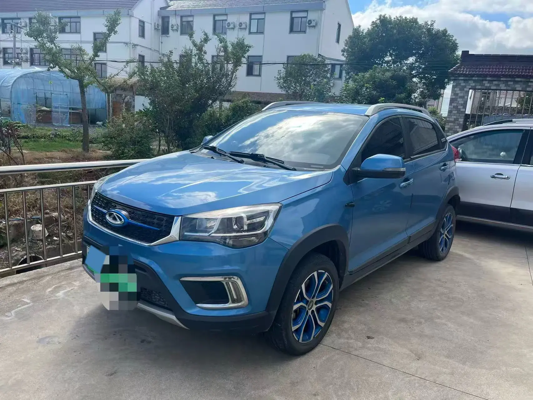2018 CHERY EV view 1