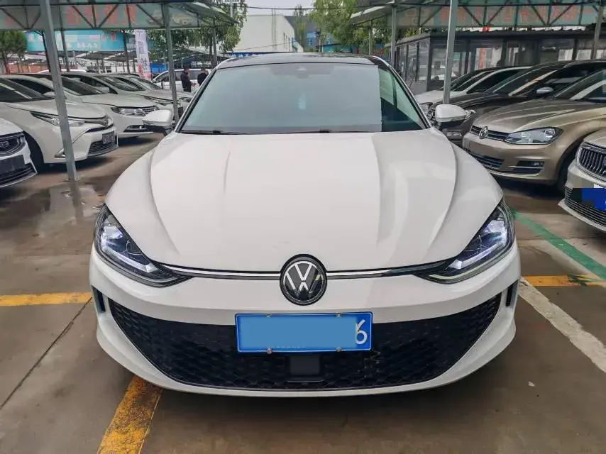 2023 VOLKSWAGEN LAMANDO thumbnail 3