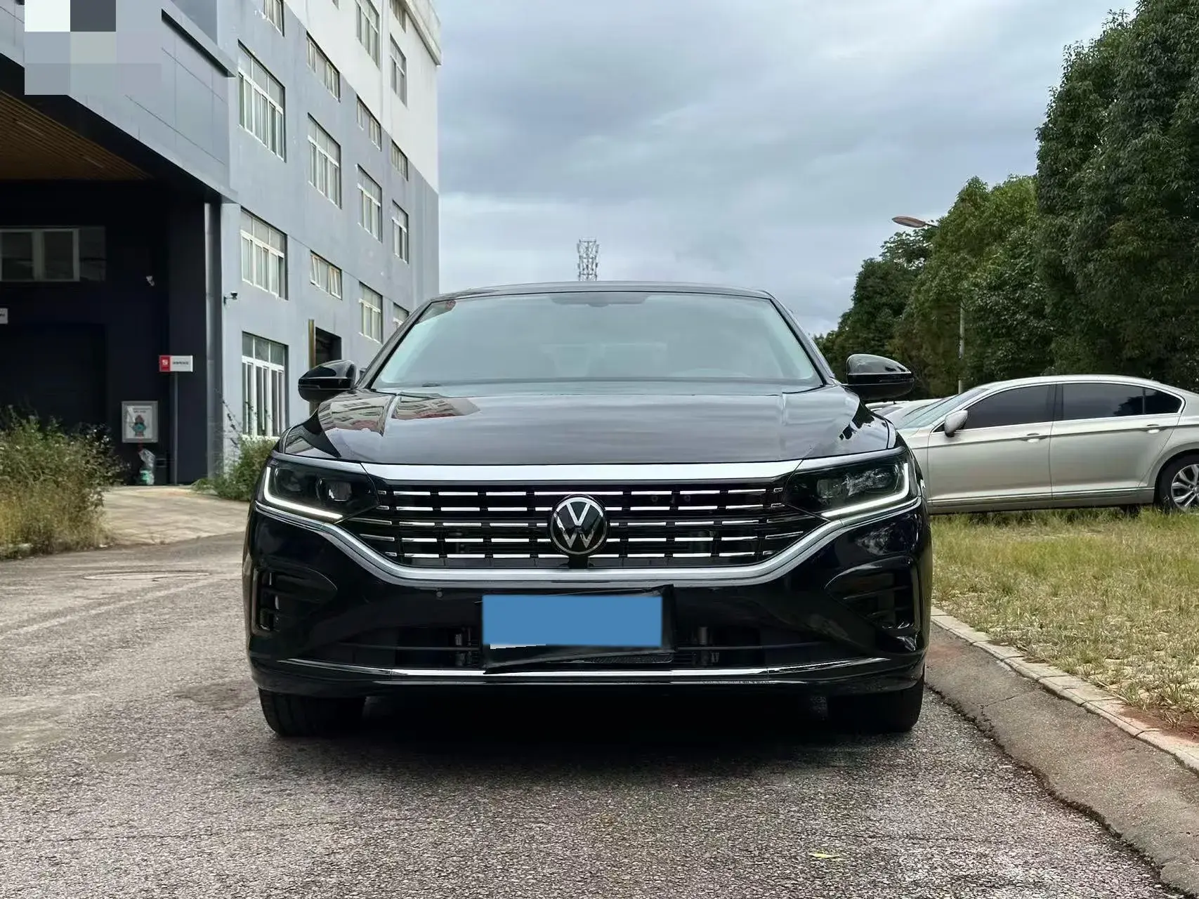 2022 VOLKSWAGEN PASSAT thumbnail 2