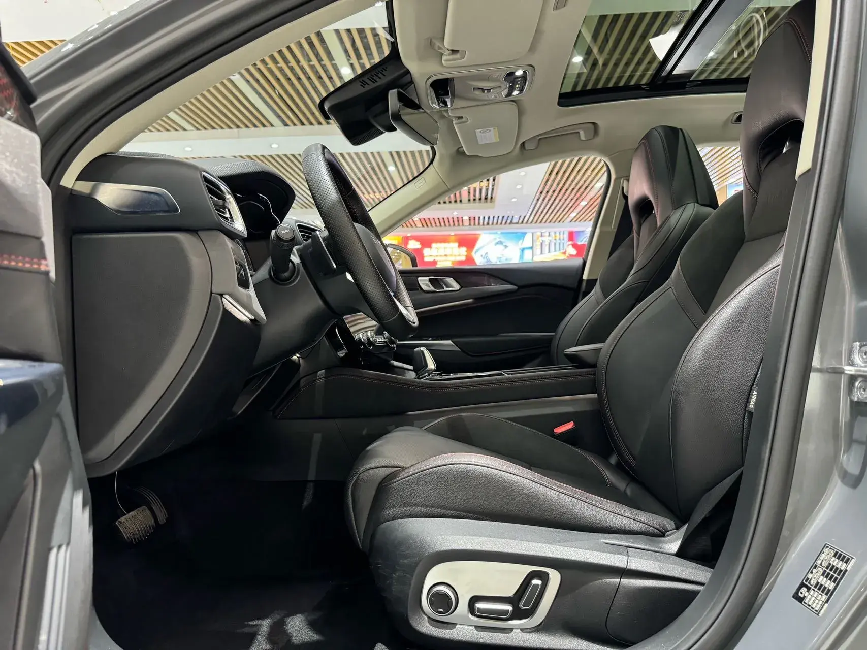 2018 LYNK&CO 02 thumbnail 3