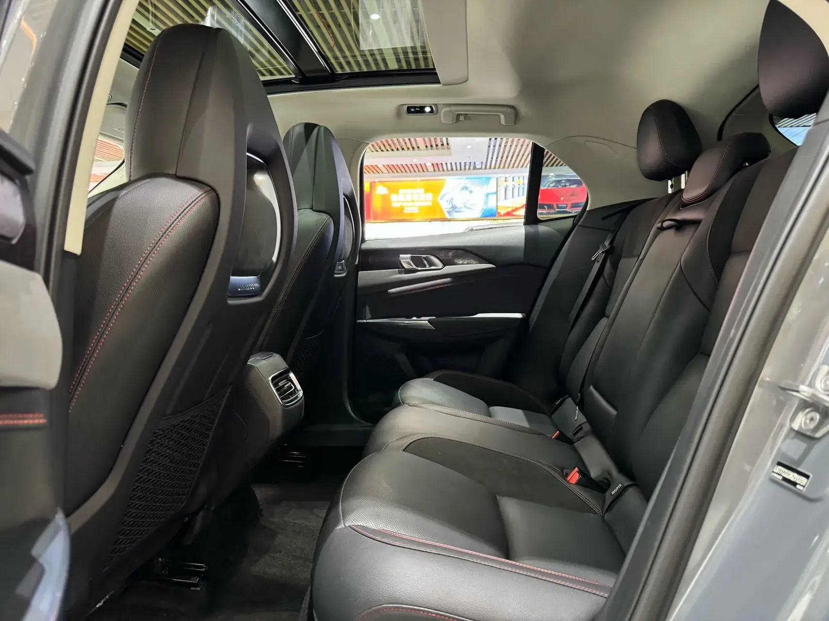 2018 LYNK&CO 02 thumbnail 4