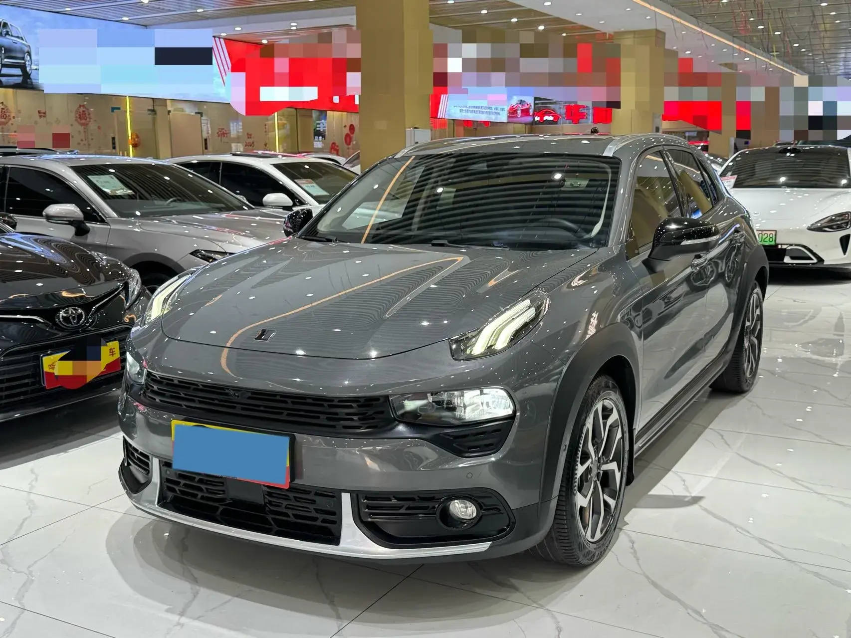 2018 LYNK&CO 02 view 1