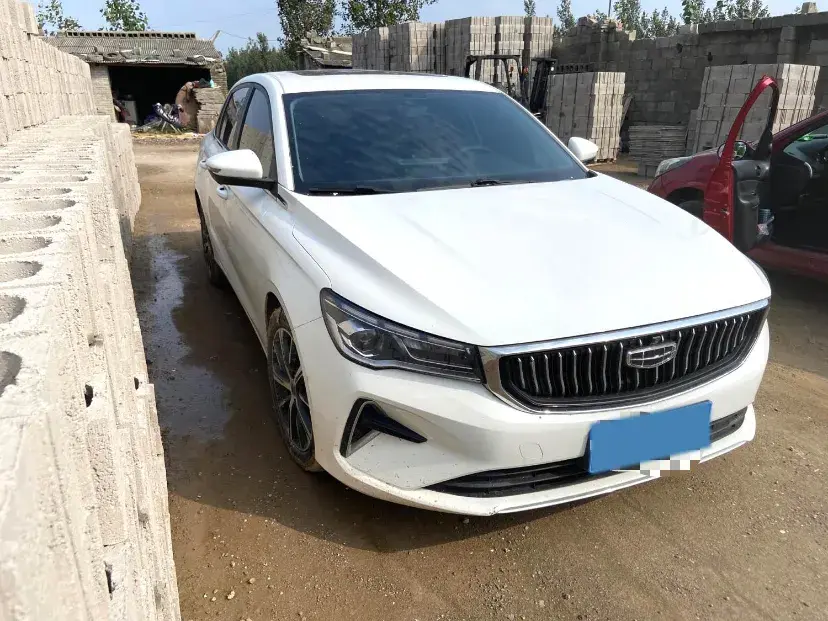 2022 GEELY EMGRAND thumbnail 3