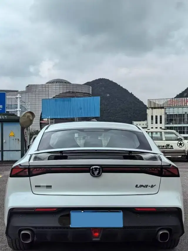 2025 CHANGAN UNI-V thumbnail 3