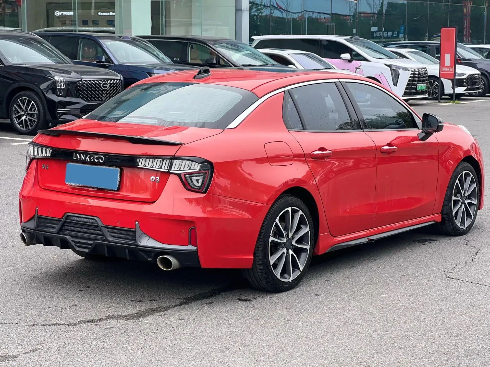 2019 LYNK&CO 03 thumbnail 4