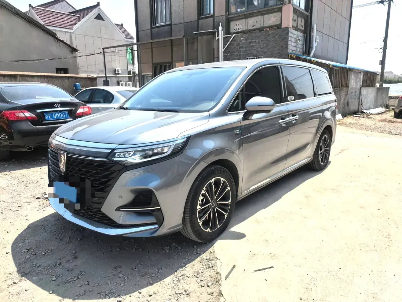 2022 ROEWE IMAX8 view 1