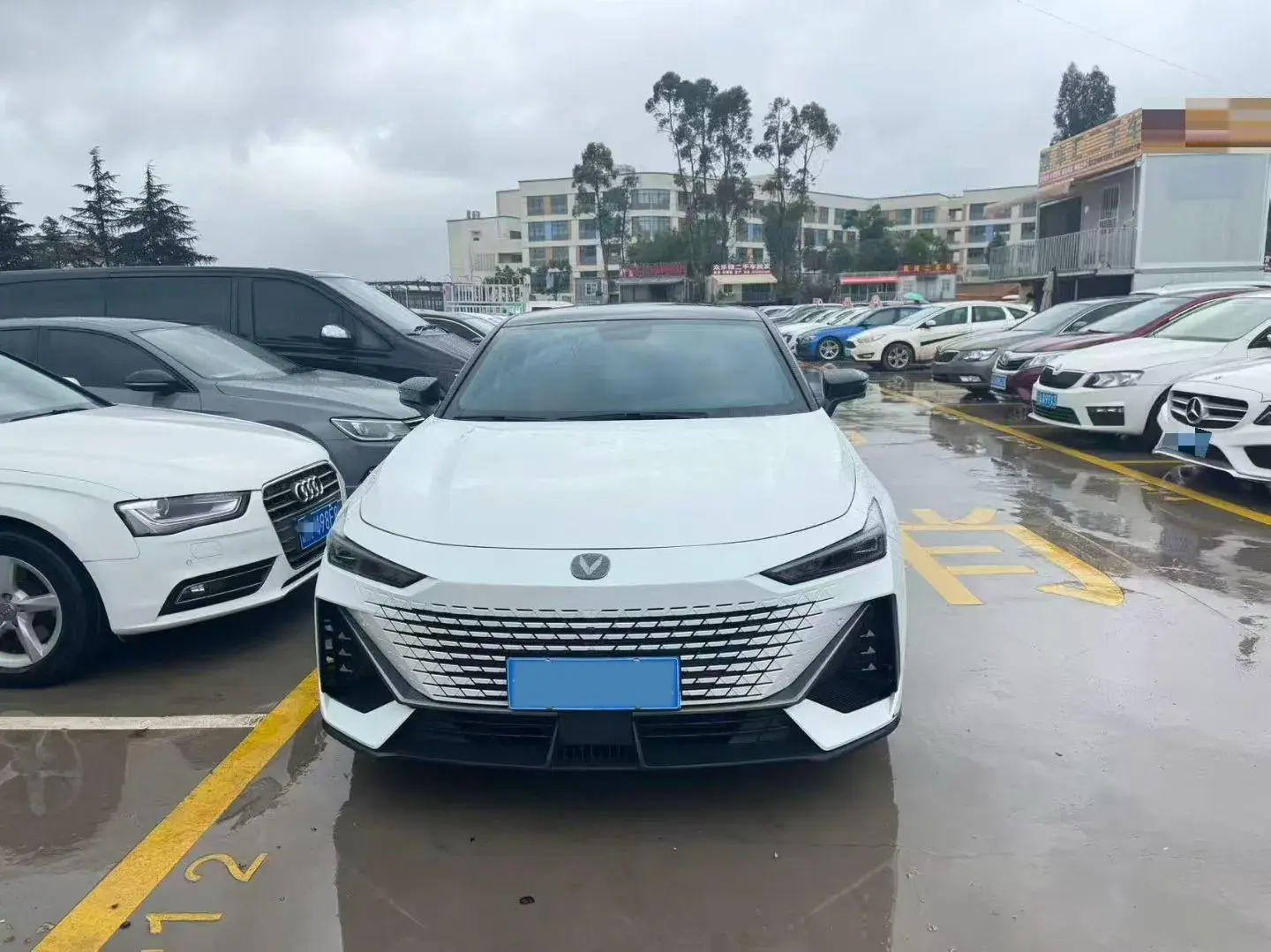 2022 CHANGAN UNI-V thumbnail 2