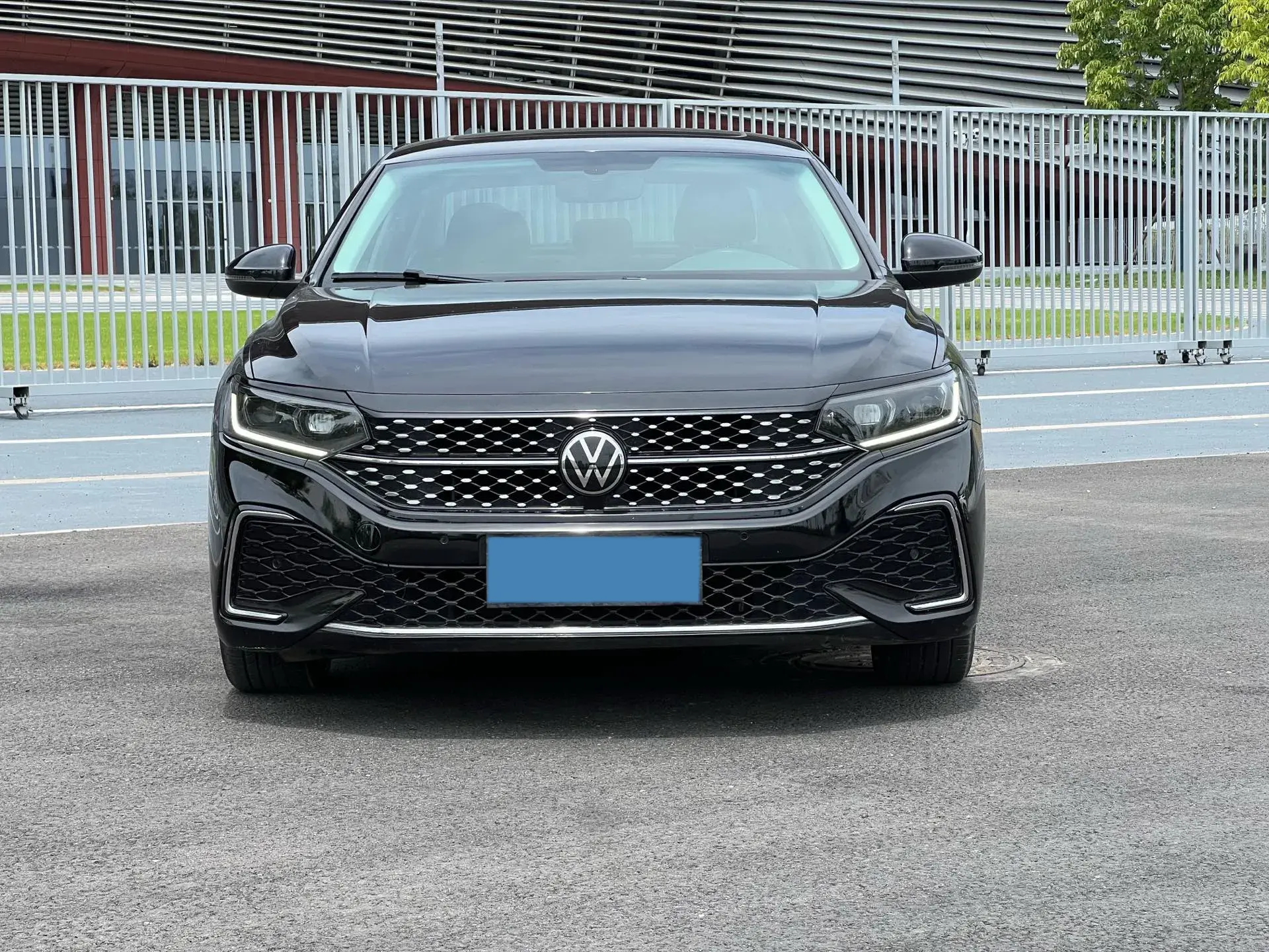 2023 VOLKSWAGEN PASSAT thumbnail 2