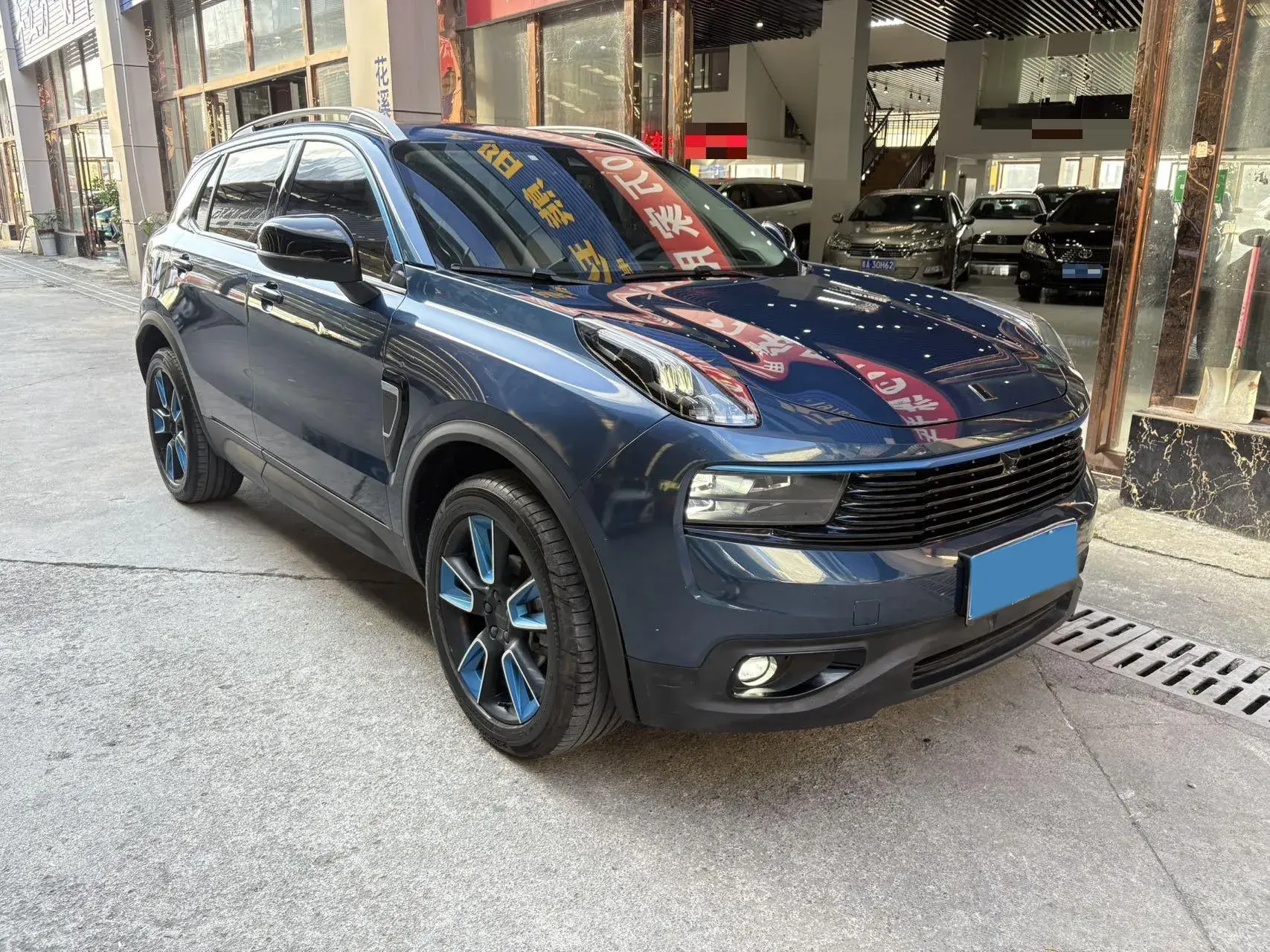 2019 LYNK&CO 01 thumbnail 3