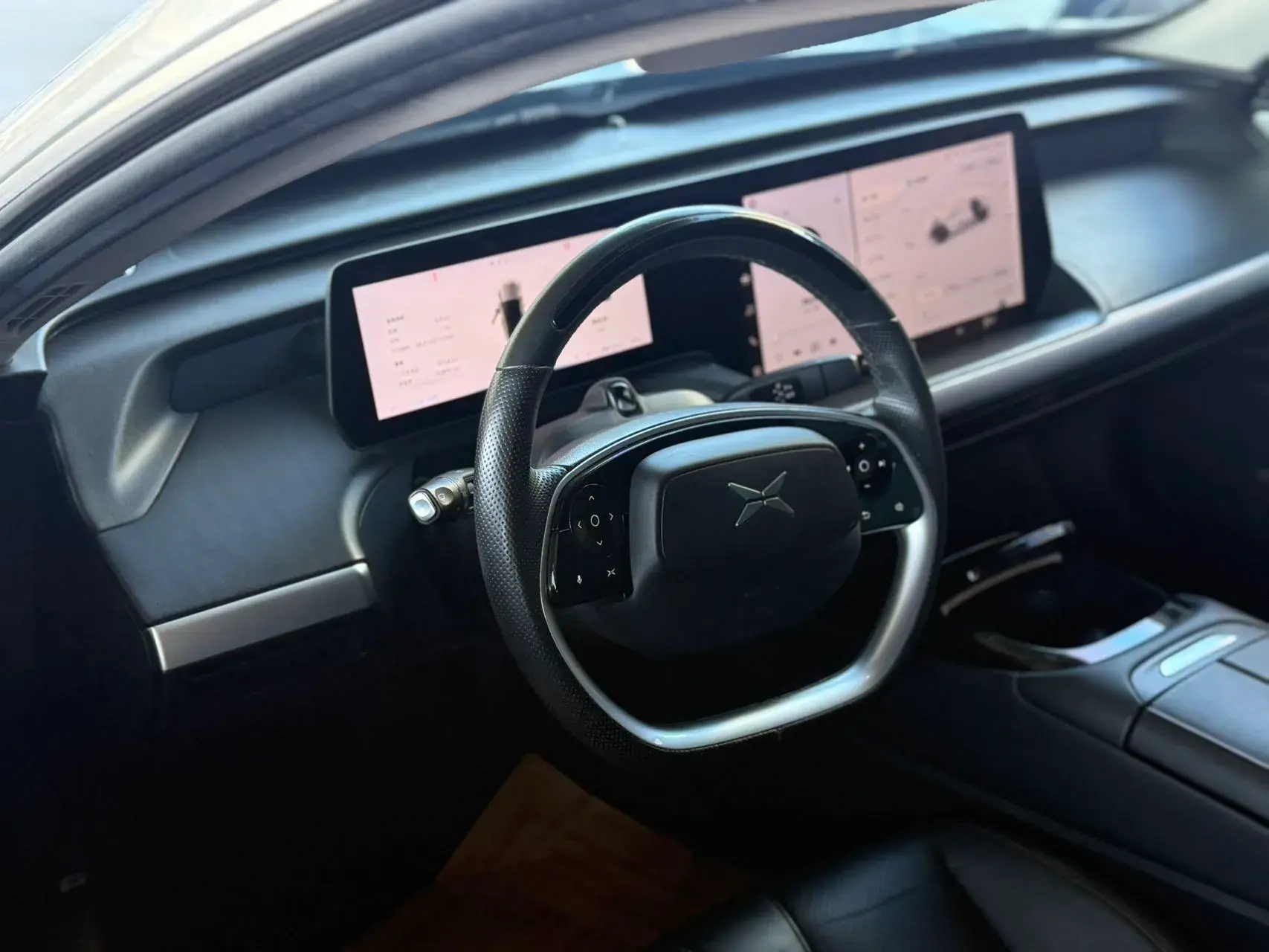 2020 XPENG P7 thumbnail 4