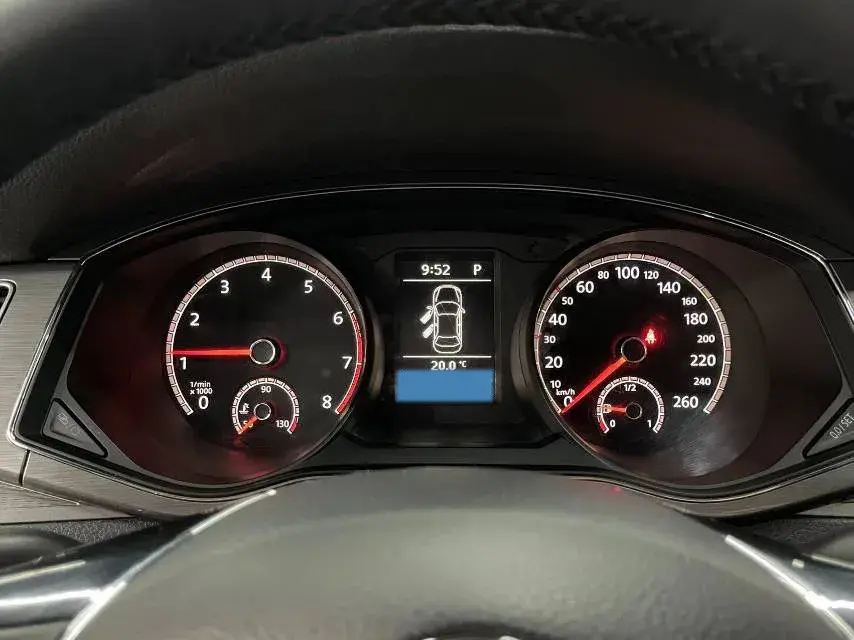 2017 VOLKSWAGEN PASSAT thumbnail 3